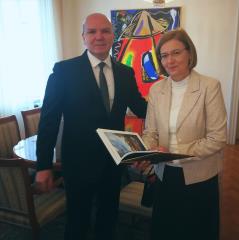 Veleposlanica Madžarske v Sloveniji Edit Szilágyiné Bátorfi obiskala Piran 1